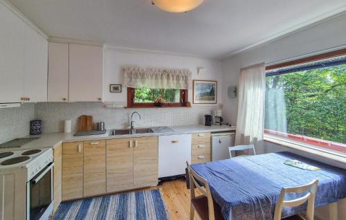 Masfjorden House | Lovely Home In Masfjordnes With Wifi