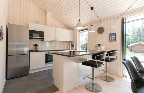 Dueodde House | Lovely home in Nexø with kitchen