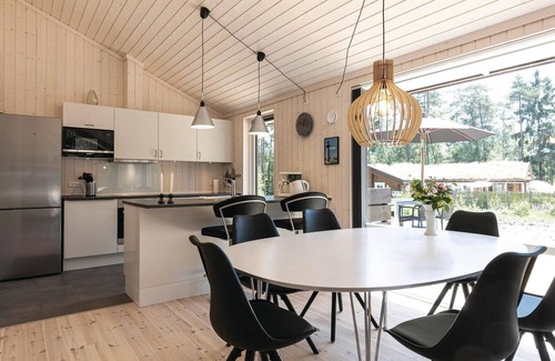 Dueodde House | Lovely home in Nexø with kitchen