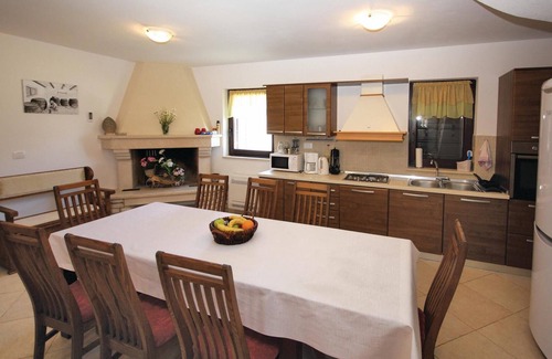 Rebici House | Lovely home in Rebici with kitchen