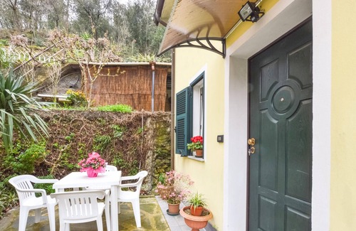 Vado Ligure House | Lovely home in Sant'Ermete with kitchen