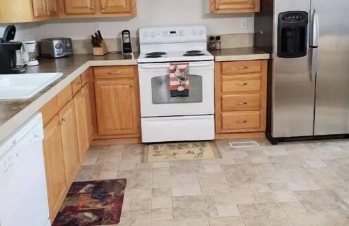 Chattaroy House | Lovely home in the country but only 5 minutes from town. 3 bedroom 2 bath .