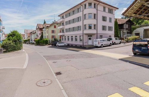 Horgen District Apartment | Lovely Horgen 3BR, 2 min to Train Station, by Blueground