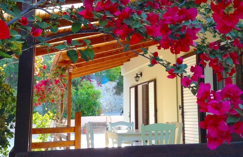 Gialova House | Lovely house in a beautiful garden, lots of privacy, walking distance to beach