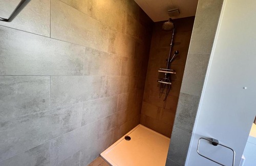 Heers Apartment | Lovely house in Heers with 2 bedrooms