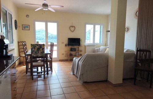 Diano Arentino House | Lovely house with sea view, parking and garden for peaceful naps.
