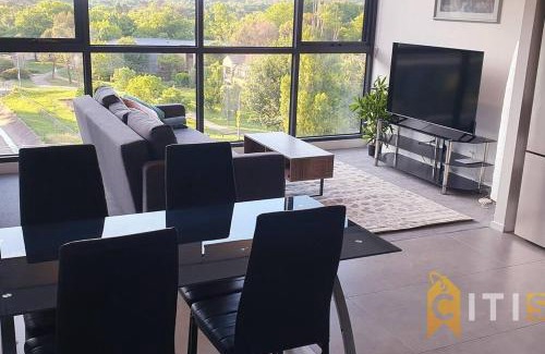Lyneham Apartment | Lovely in Lyneham - 1bd 1bth Apt