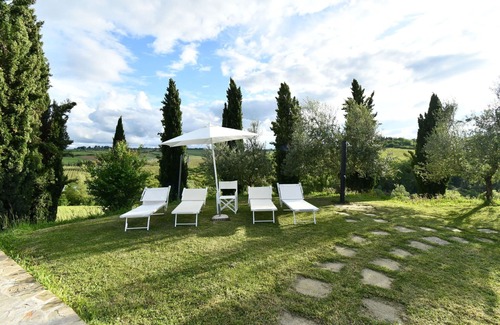 Ponte di Gabbiano Apartment | Lovely apartment for 4 guests with A/C, WIFI, pool, TV and pets allowed, close to Siena