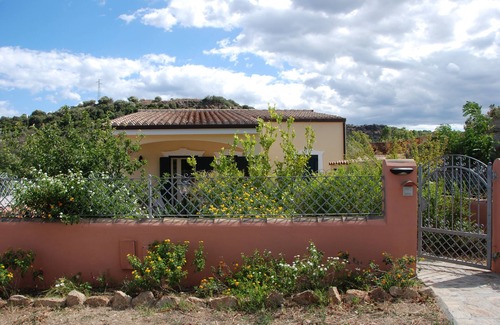 Orosei Villa | Lovely detached cottage for "total relaxation" vacation CIN: IT091063C2000Q0792
