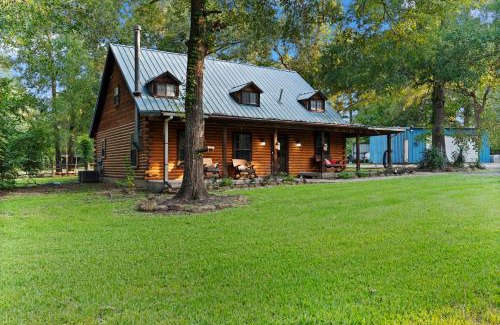 Montgomery House | Lovely log home, w/Hot Tub, AC, trails on 4.3 acres