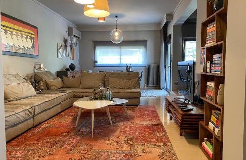 Kalamaria Apartment | Lovely Luxurious Modern Apartment in Thessaloniki