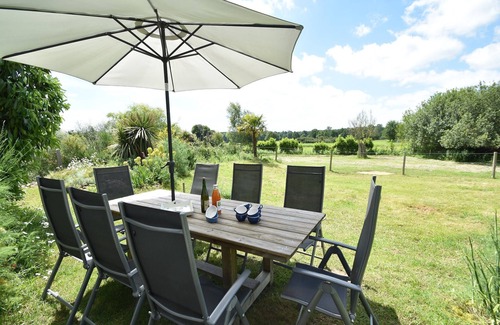 Baguer-Morvan Villa | Lovely mansion with fenced garden
