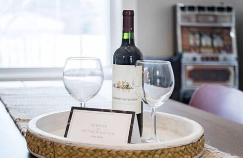 Olde Towne East House | LOVELY *NEW* 4BR IN OLDE TOWN EAST l FREE PARKING