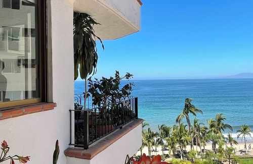Emiliano Zapata Condo | Lovely Ocean View, Beach Front Condo in the Romantic Zone, Puerto Vallarta