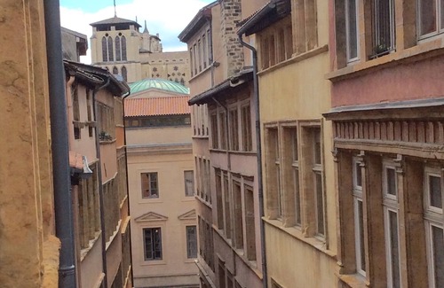 Old Lyon Apartment | Lovely old F3 heart bright and quiet lyon