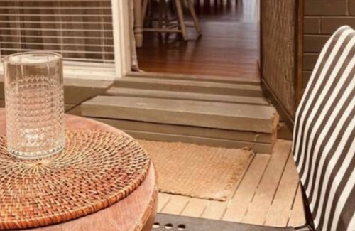 Glen Waverley Apartment | Lovely quiet space metres from parklands