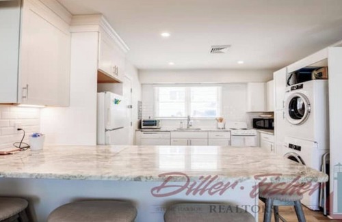 Stone Harbor House | Lovely Rear 2 BR Cottage!~ Pets Considered - POOL