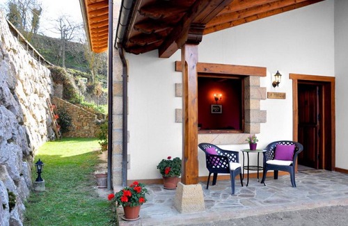 Lerones Apartment | Lovely rustic style apartment for 2 people