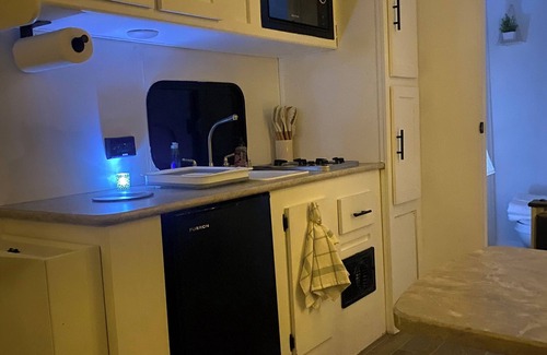 Bethpage House | Lovely RV with AC in charming Bethpage