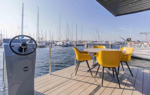 Wolphaartsdijk Boat Rental | Lovely Ship In Wolphaartsdijk