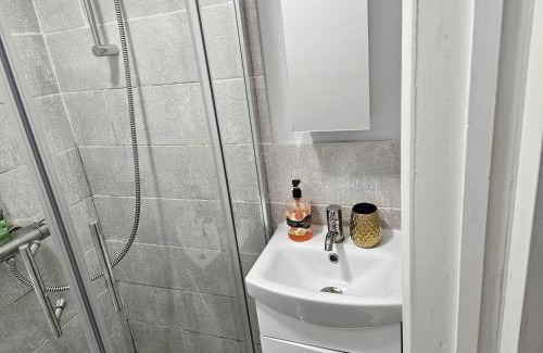 Reading House | Lovely studio flat