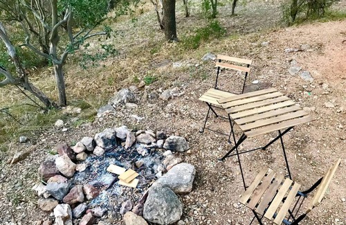 Mason Cabin | Lovely Texas Tiny House for Hill Country Getaways