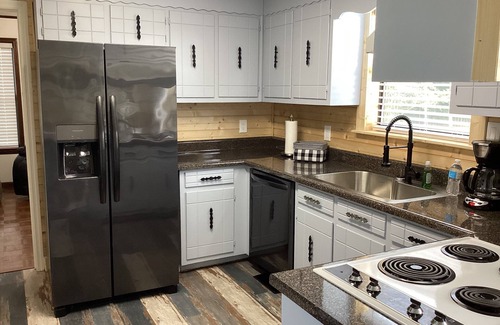 Rainsville House | Lovely totally renovated 3-bedroom house with charm and comfort in Rainsville AL