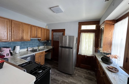 Richmond Heights Apartment | Lovely two bedroom apartment. Great location