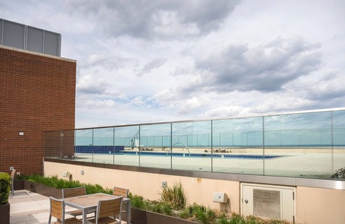 McLean Apartment | Lovely Tysons Corner 1BR w/Concierge & W/D, nr Bars, by Blueground