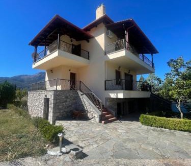 Polidrosos Villa | Lovely village house