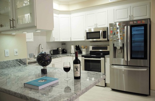 Santa Clara Apartment | Lovely w/amazing decor-Great Location-2Parking Sp