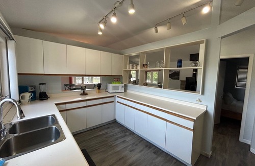 Wasaga Beach Cottage | Lovely Water Front Cottage- pool,firepit and amenities near by & access to water