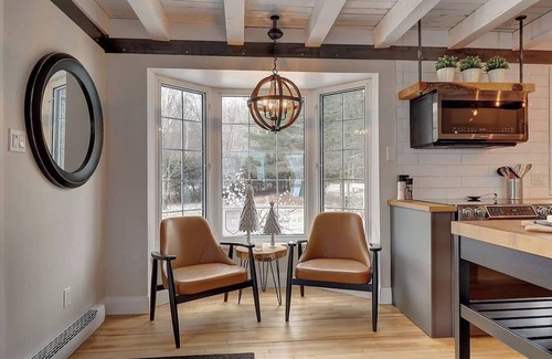 Stanstead Township Ski Chalet | Lovering Lakefront - Spa - Monarque
