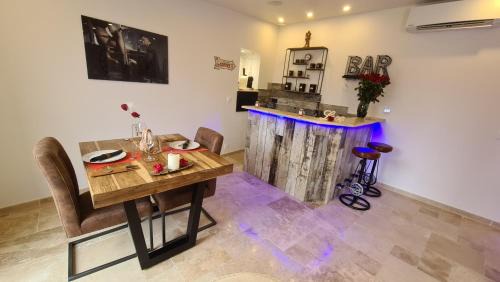 Hyeres City Centre Hotel | Loveroom La Garçonn'Hyères