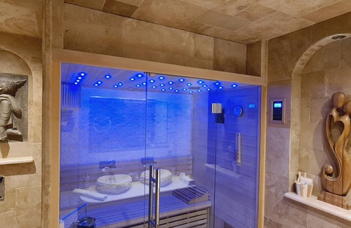 Hyeres City Centre Hotel | Loveroom La Garçonn'hyeres