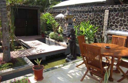 Lovina House | Lovina Oasis Hotel