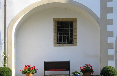 Arzberg Apartment | Lovingly renovated mansion with 6 one-room apartments in a quiet location
