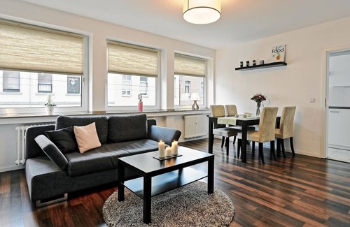 Krefeld Apartment | Lovingly designed 2 room apartment with south-facing balcony in Krefeld