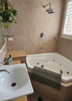 Cronulla Apartment | Lovley sunlit apartment walking distance to Cronulla mall and Cronulla Beach