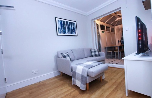 Maidstone House | Lower Boxley Manor Home