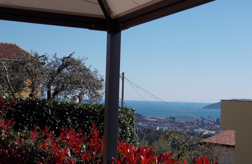 Carozzo Apartment | LOWER FLOOR APARTMENT SEA VIEW