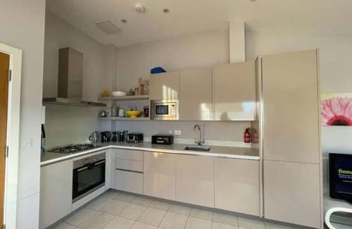 Malmesbury Apartment | Lower Mill Estate Penthouse Apartment with Spa Access included