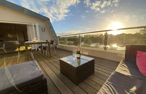 Malmesbury Apartment | Lower Mill Estate Penthouse Apartment with Spa Access included