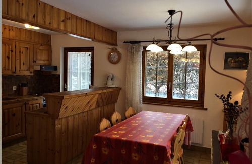 Grone Ski Chalet | Loye: Chalet Le Colinet, close to Vercorin/Nax. Large sunny garden,