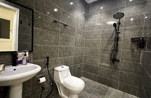 Riyadh Apartment | LP36.3 - Chic Studio Apt Near Boulevard City