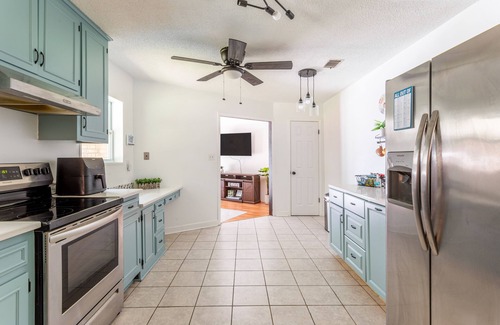 Meridian House | Lrge Golden Isles Home-Huge Pool, Hot Tub, Game Rm