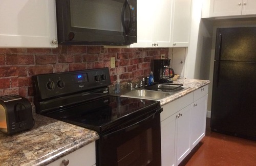 New Iberia Apartment | LU-ZAN SUITES, SUITE A