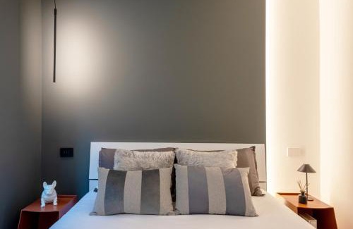 Genoa Historical Centre Apartment | Luccoli17 - Elegant City Escape with WiFi 1Gbps, Elevator, AC - Genoa Historical Center