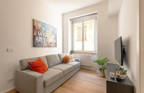 Genoa Historical Centre Apartment | Luccoli17 - Elegant City Escape with WiFi 1Gbps, Elevator, AC - Genoa Historical Center