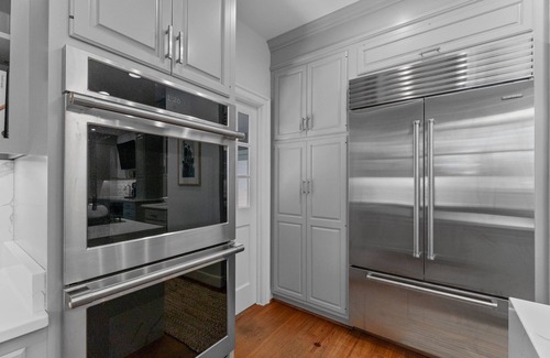 Weems House | Lucky Dog River House - Luxury 4 Bedroom/4.5 Bath - Guest Suite, Pool & Dock